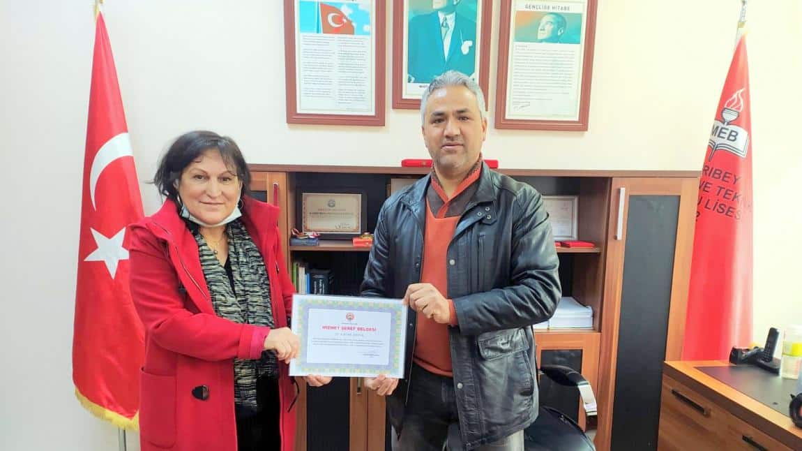 EMEKLİ ÖĞRETMENİMİZ EMİNE BATUR...